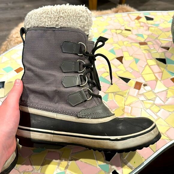 SOREL Women’s Winter Carnival Snow Boots in Quarry Gray Size 7.5 Fur on Top - Picture 4 of 10